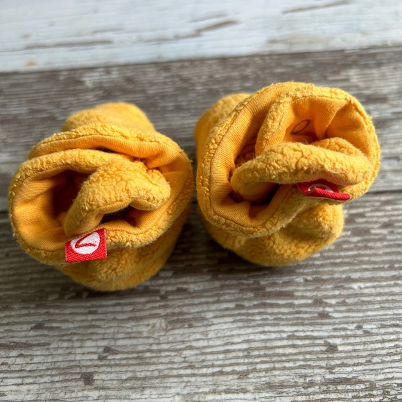 Zutano Booties for babies, 0-6 months - Picture 4 of 7